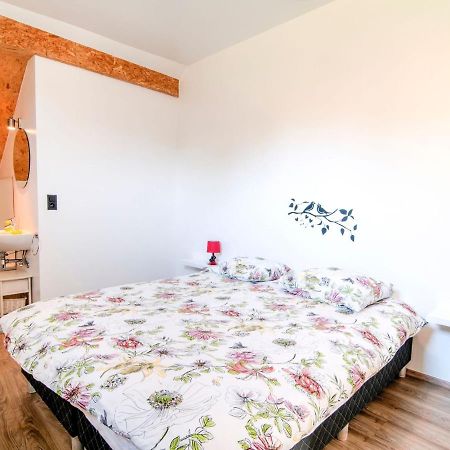 Elegant Holiday Home In Burnenville Belgium Buitenkant foto